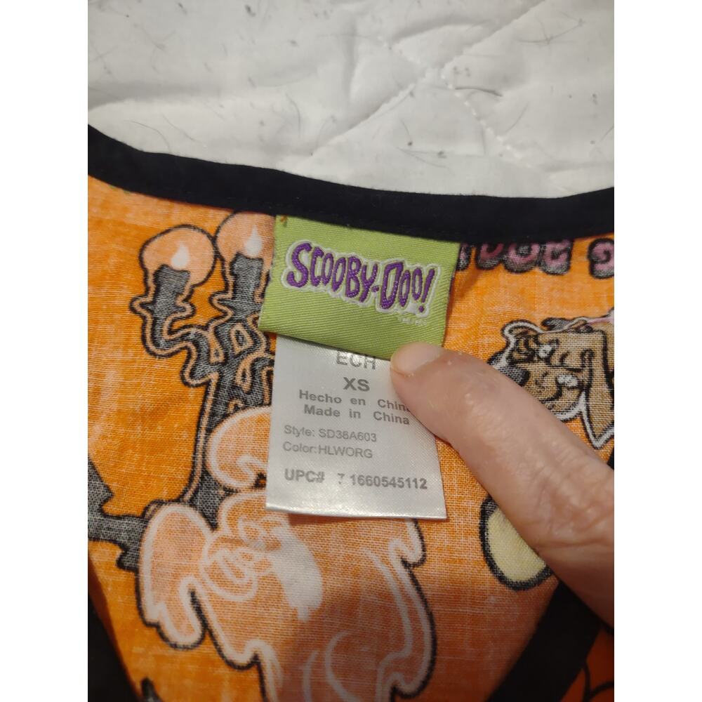 Scooby Doo Halloween Print Scrub Top Size XS Spooky‎ Season - Picture 2 of 3